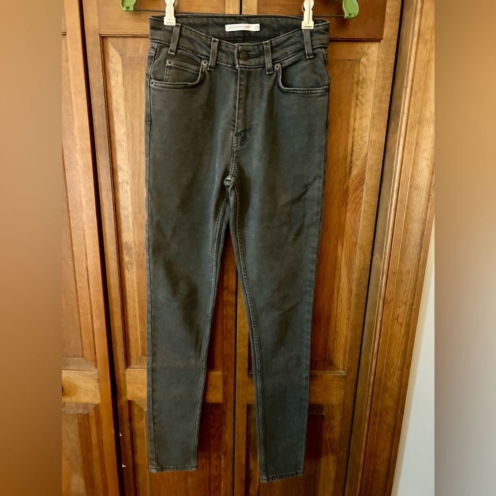 Levi’s Women’s Grey 721 Minimalist High Rise Skinny Jeans Sz 25 - Closet Basic